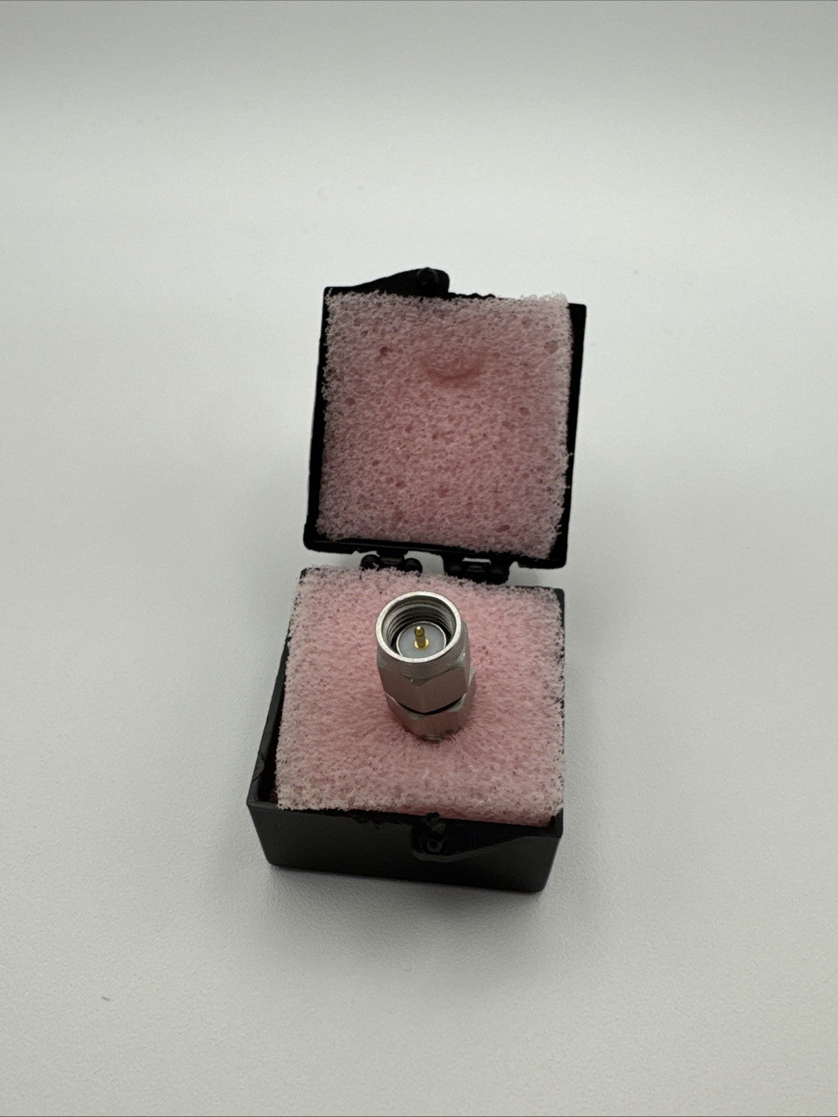 Midwest Microwave 645068-11-10 SMA Attenuator | 10dB 18GHz Screened in protective case.