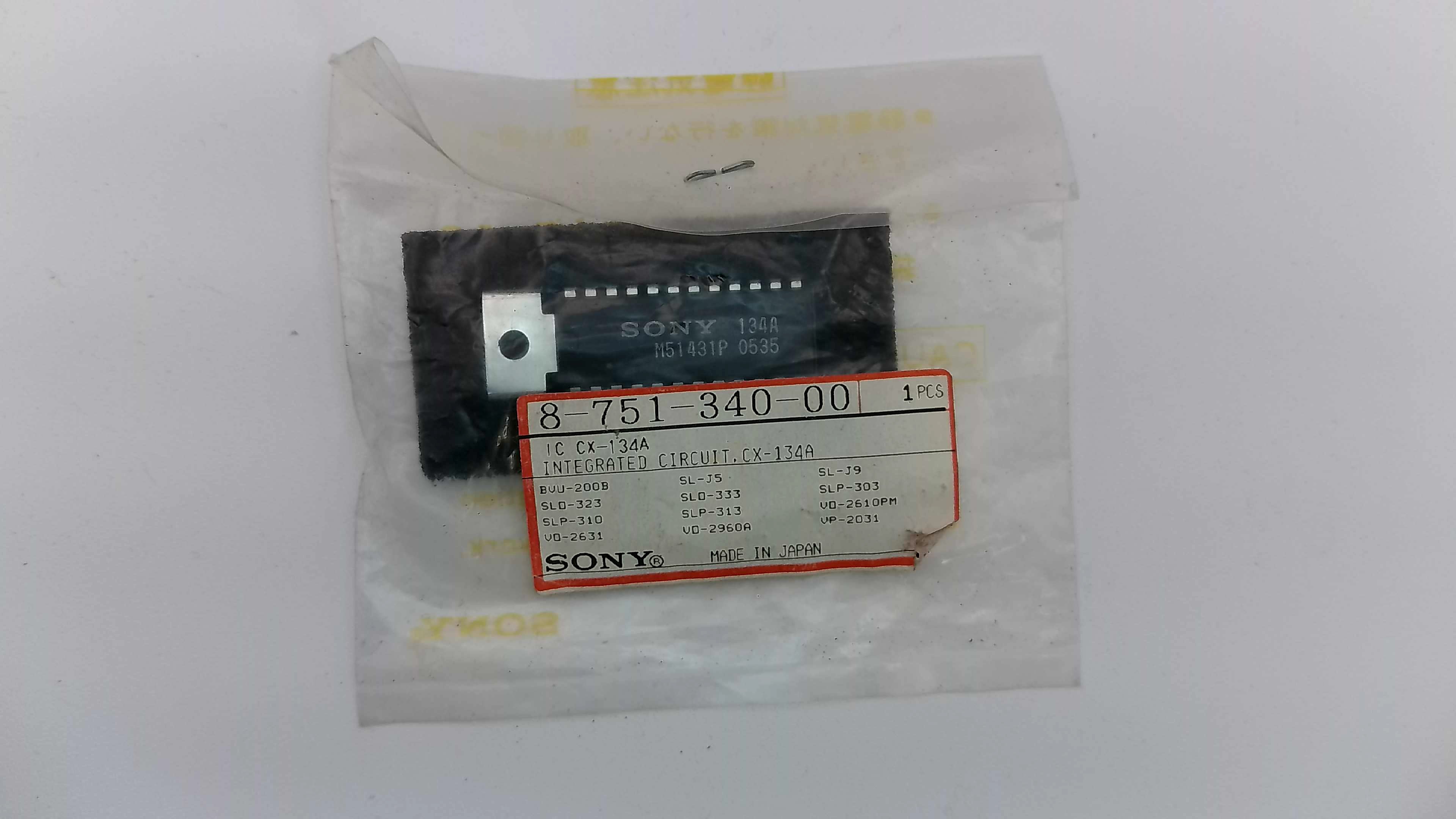 Sony CX-134A Head Amplifier IC - 24-Pin DIP with Heat Sink Tab (Part #8-751-340-00)