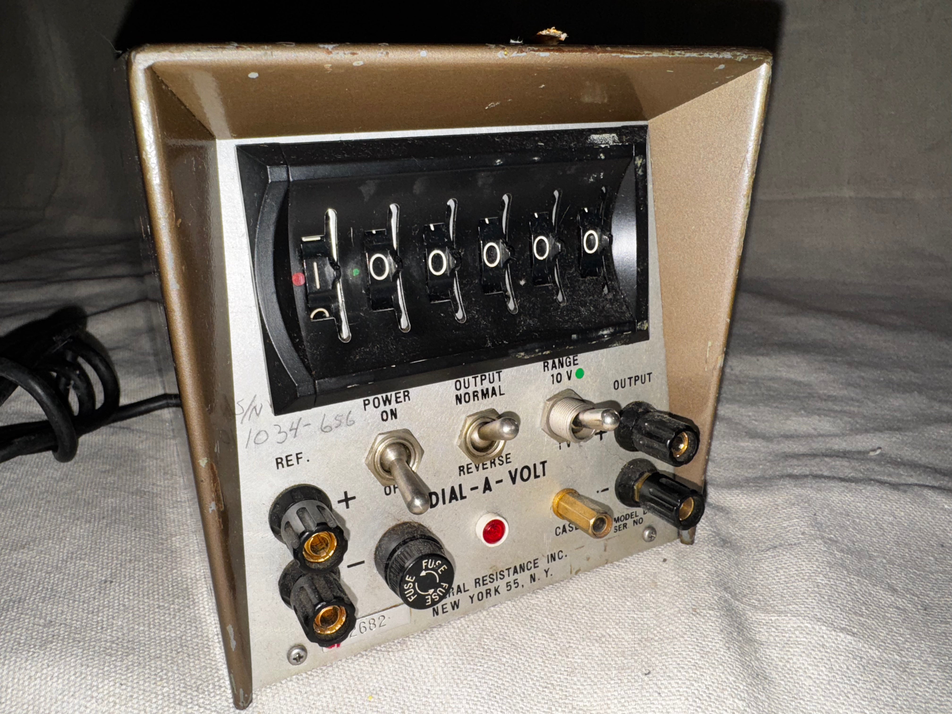 General Resistance Dial A Volt Model DAV 46 Presision Voltage Source