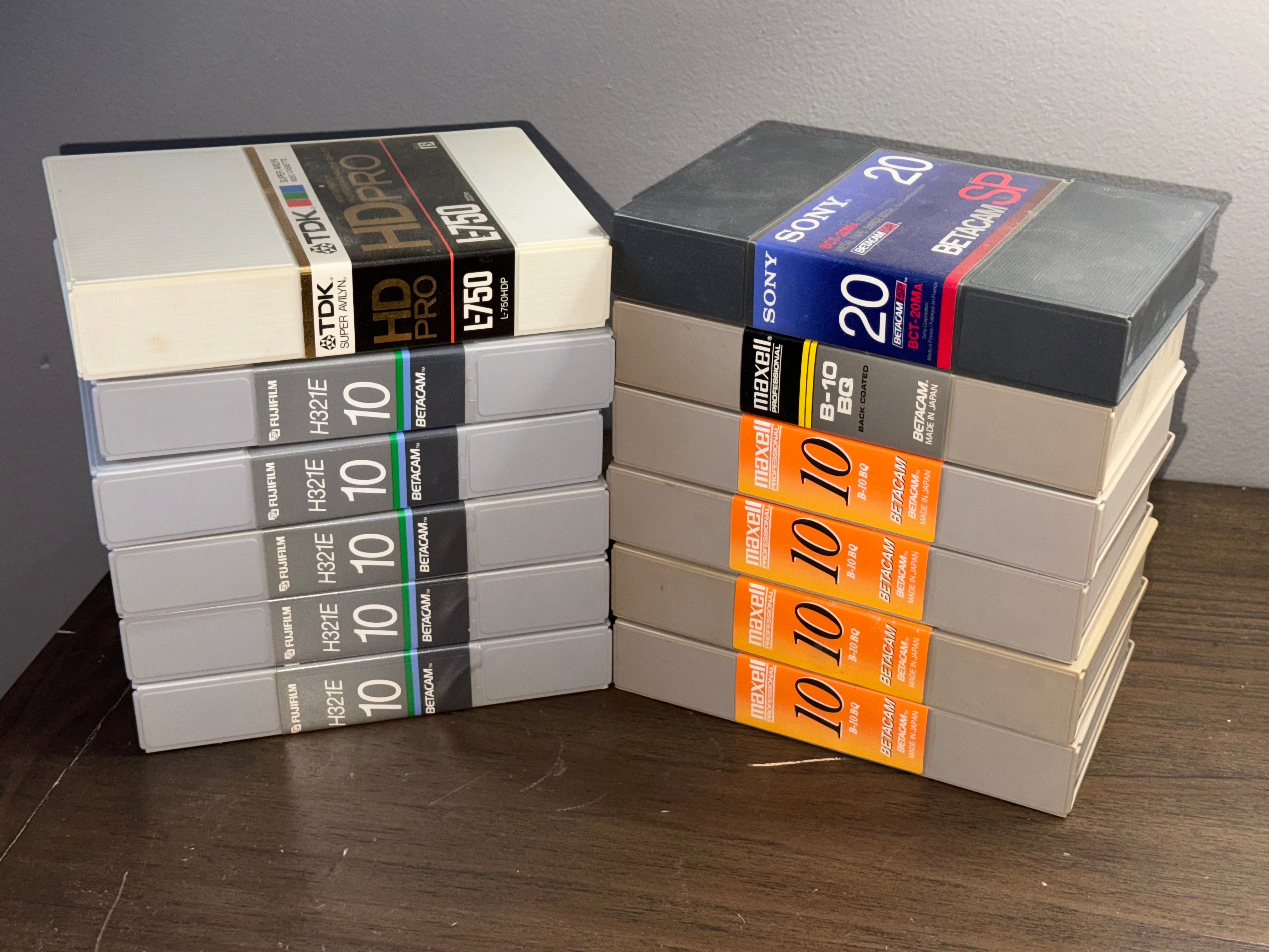 Lot Of 12 Used Maxell Fujifilm Sony TDK Betacam Betamax Tapes With Hard Cases