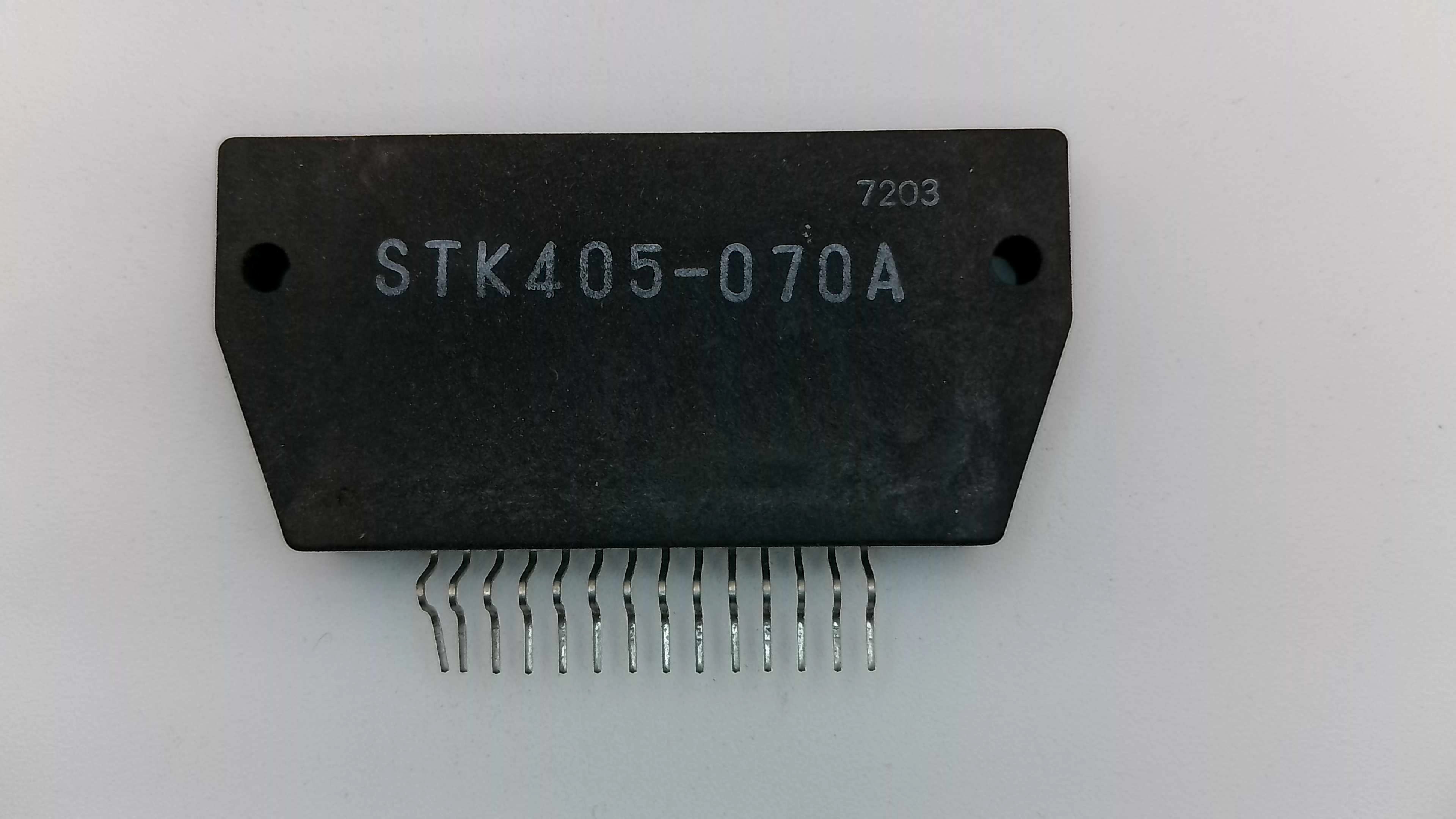 STK405-070A Thick-Film Hybrid IC - 2-Channel Audio Power Amplifier