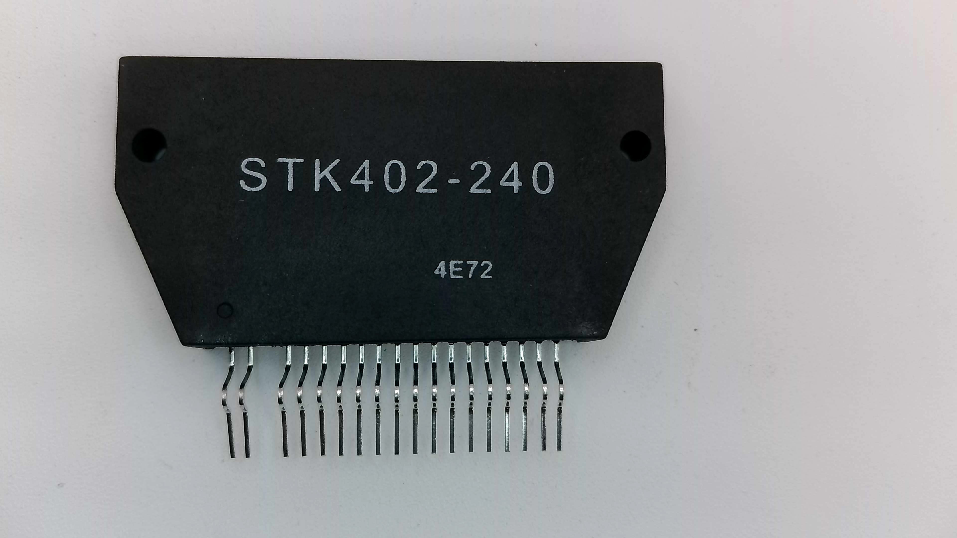 STK402-240 Thick-Film Hybrid IC - 3-Channel Class-AB Audio Power Amplifier