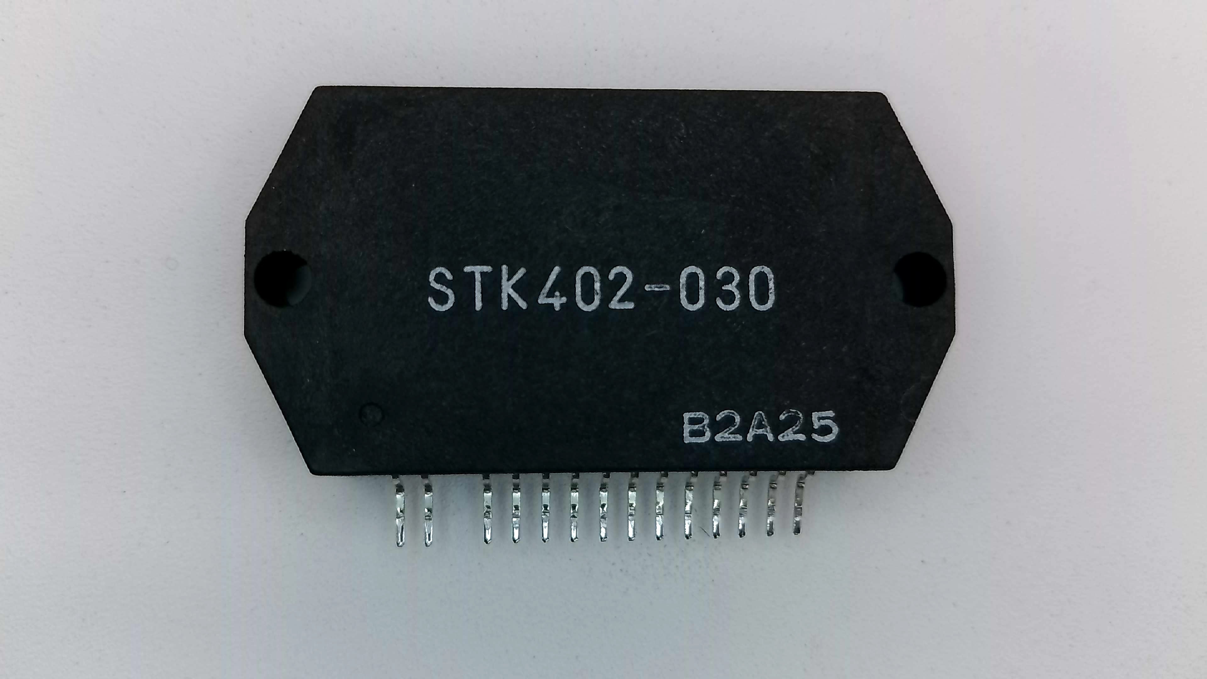 STK402-030 Thick-Film Hybrid IC - 2-Channel Class-AB Audio Power Amplifier