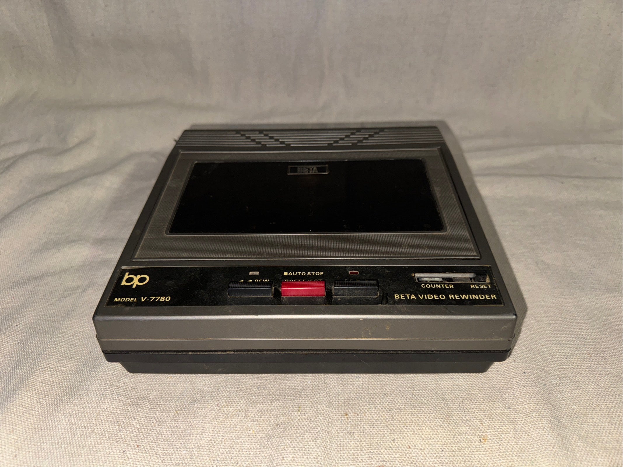 BP Beta VHS Rewinder Fast-forward Dual Machine V-7780, serviced and works great, perfect for video enthusiasts.