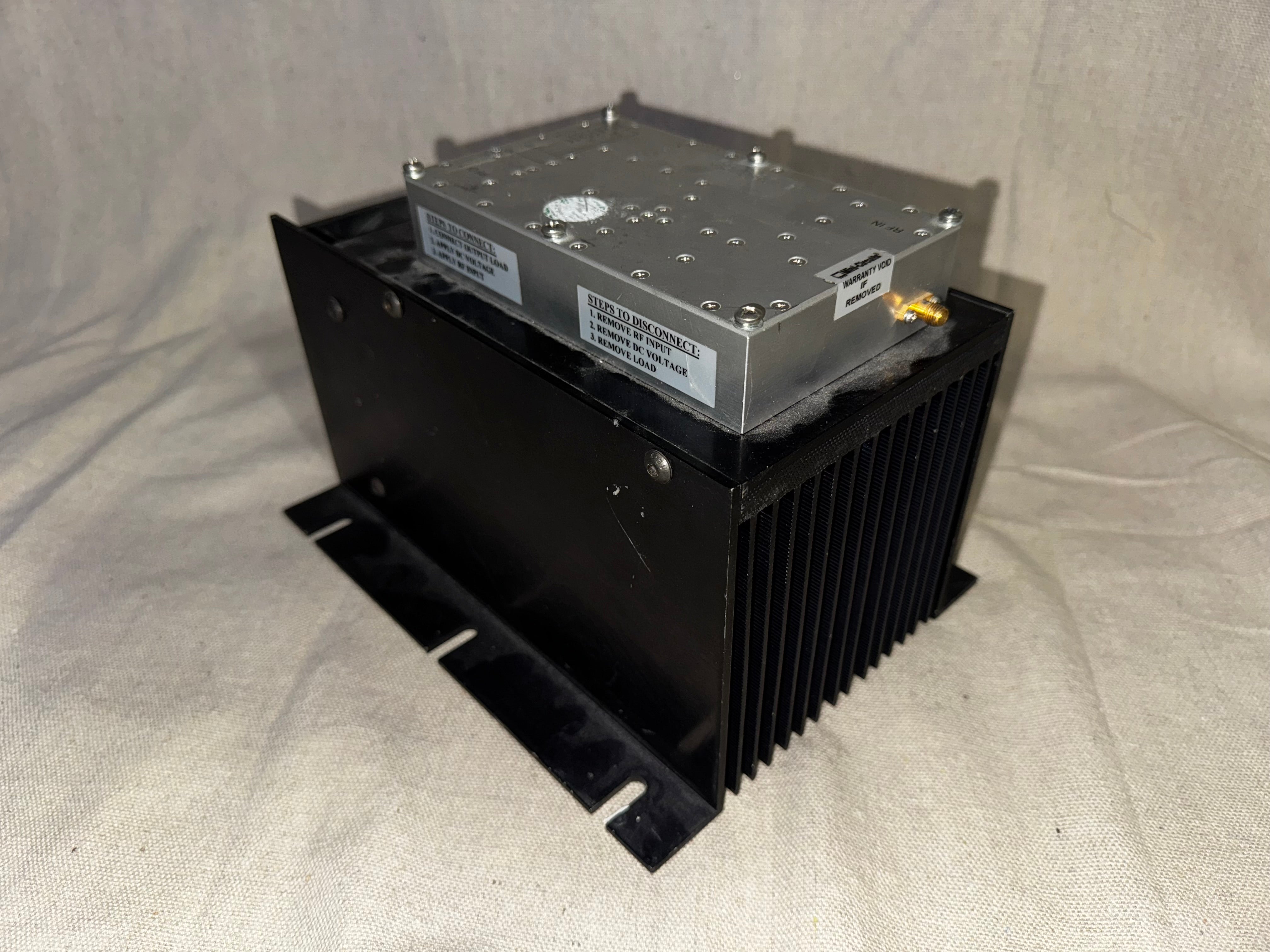 Mini-Circuits  ZHL-16W-43-S+ For Parts - Non Functional unit showing high current draw at idle for repair or salvage.
