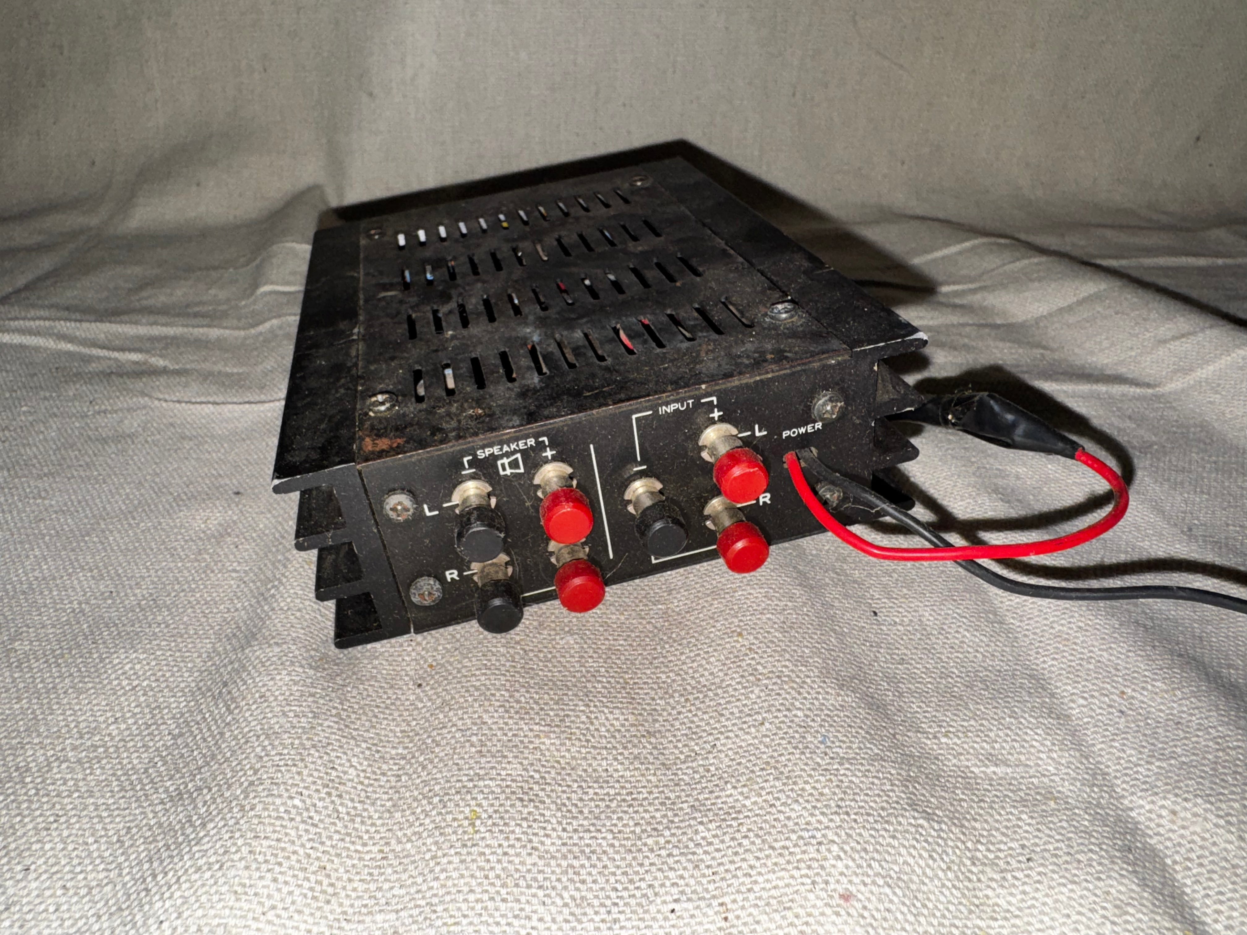 Roadstar Audio Booster