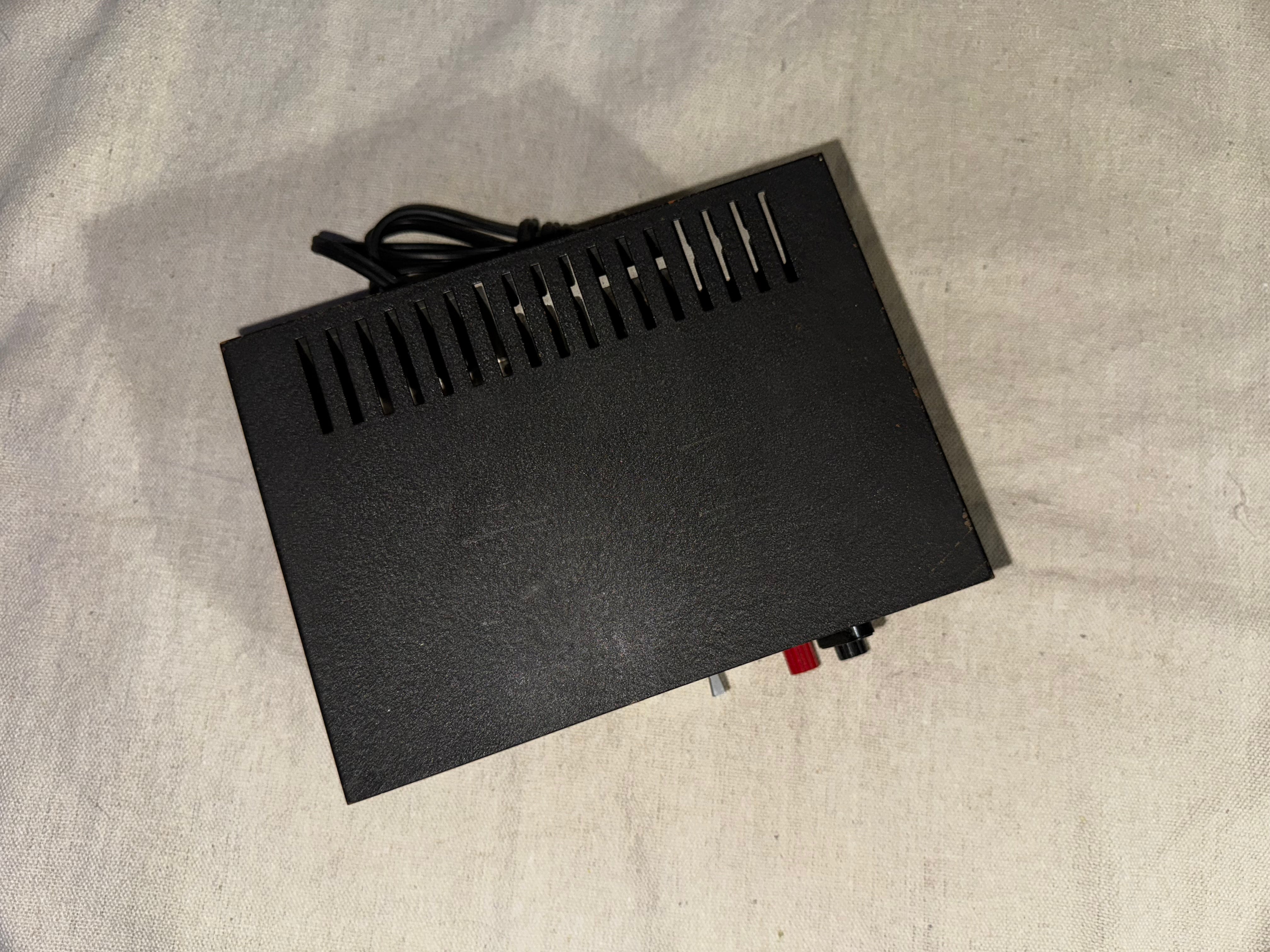 Micronta Radio Shack Variable DC Power Supply 0-24V 1A Cat. No. 22-123