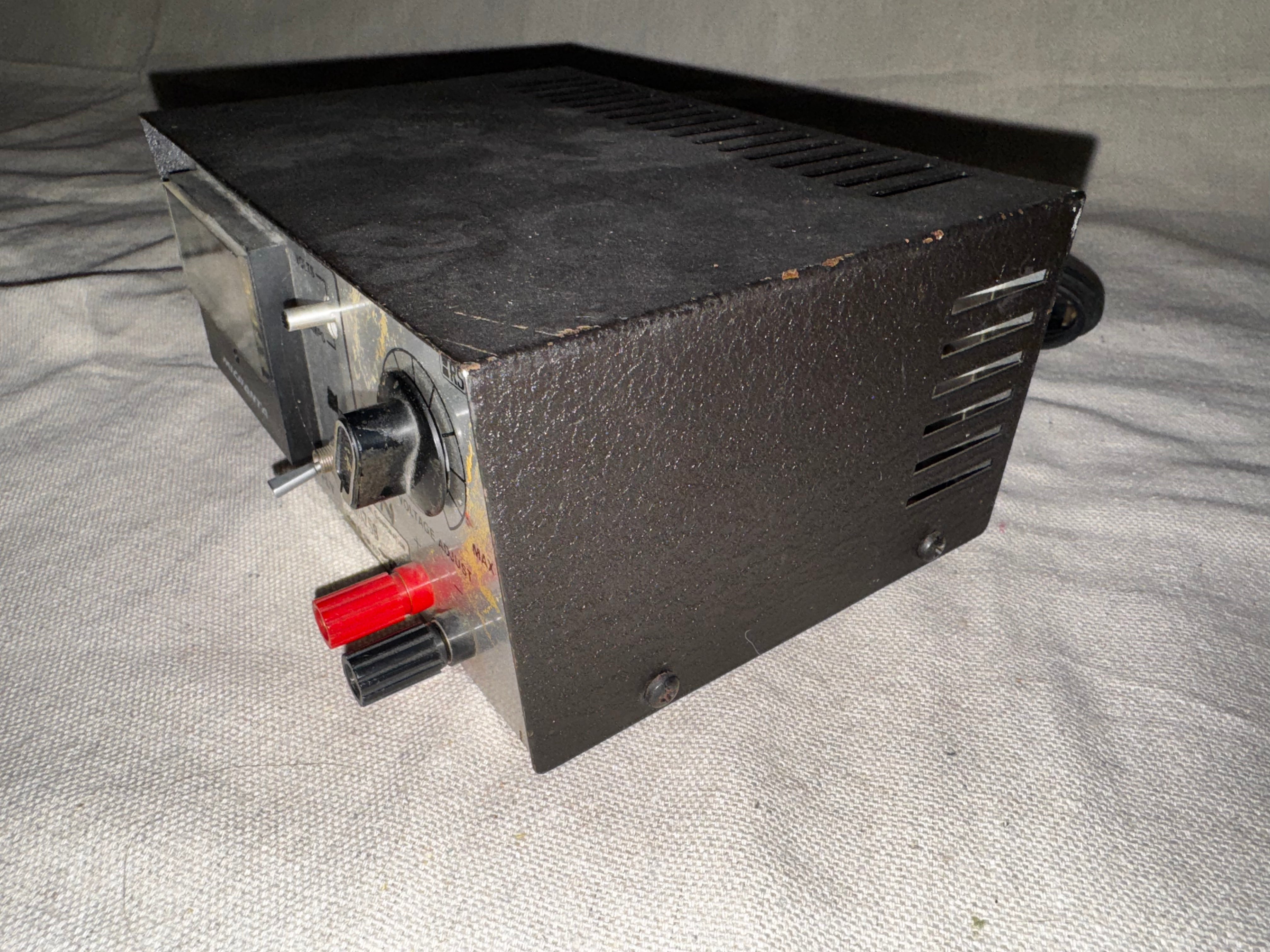 Micronta Radio Shack Variable DC Power Supply 0-24V 1A Cat. No. 22-123