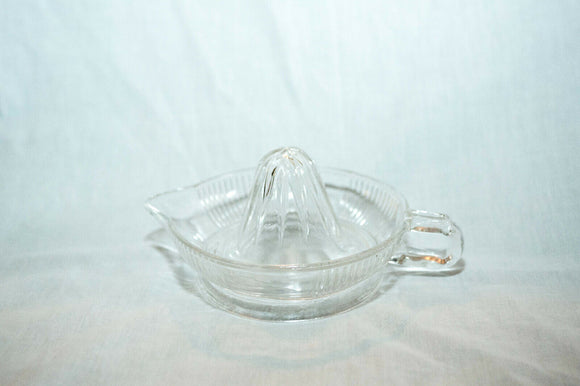 Large Excellent Vintage Clear Ribbed Glass Citrus Juicer Reamer Ring Handle